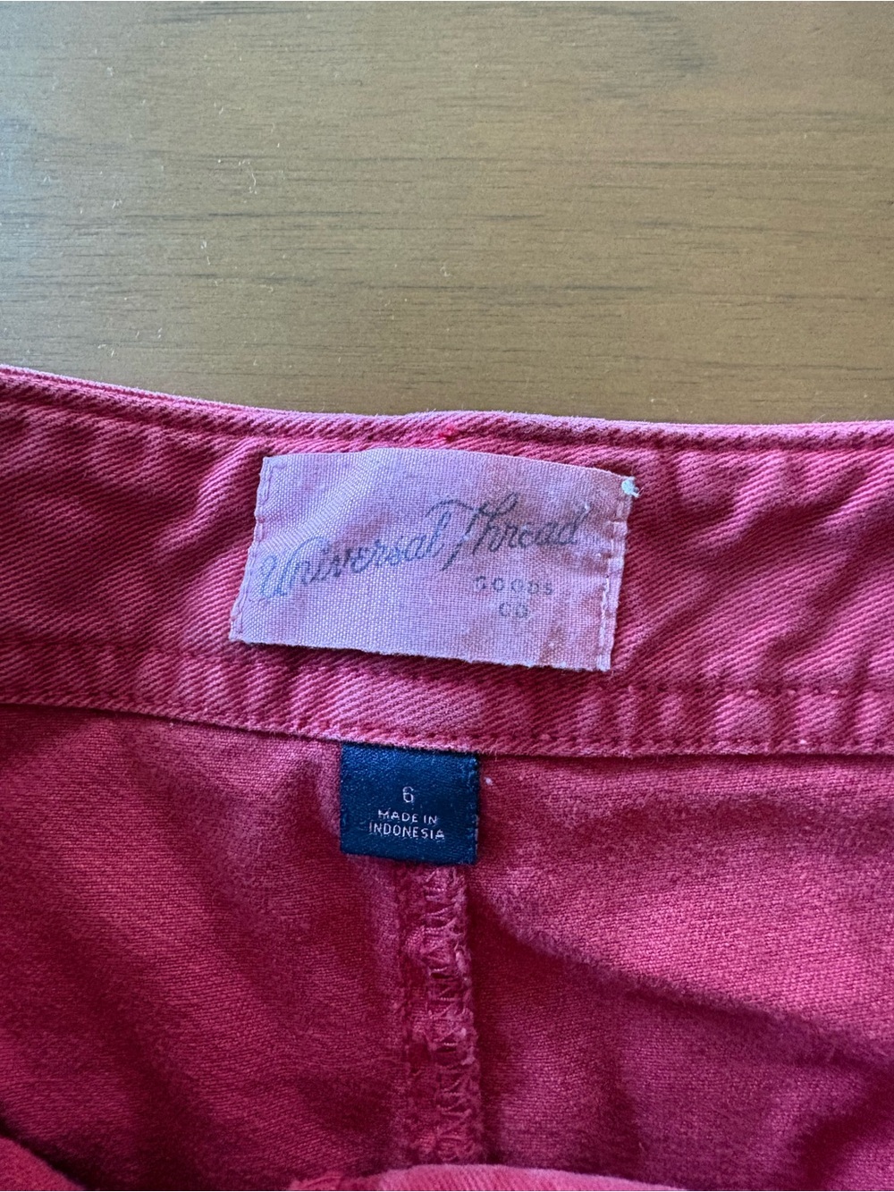 Universal Red High-Waist Casual Shorts - Picture 4 of 6
